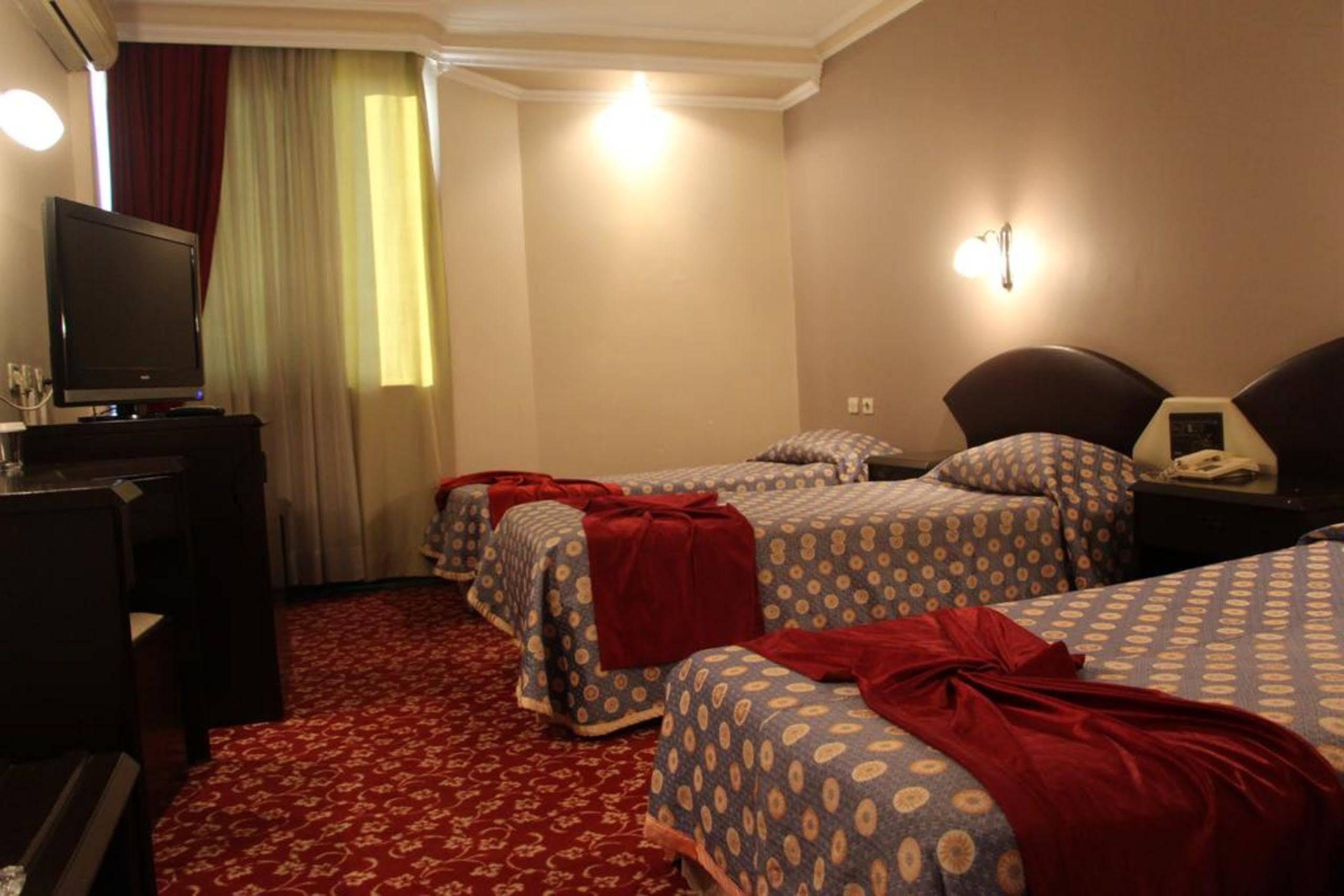 Akyuz Hotel Анкара Екстериор снимка